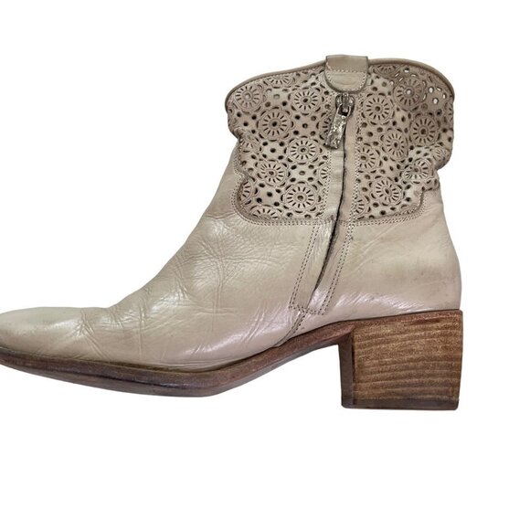 Via Maestra Vintage Womens Boots Size 39 Beige Perforated Leather Made In Italy - Picture 16 of 16